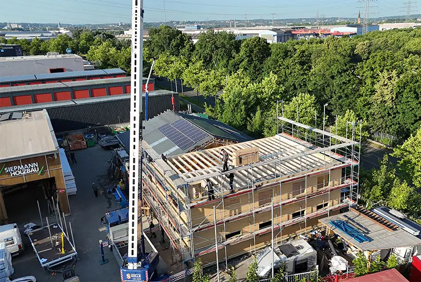 Baustelle Büro- und Hallenneubau im Holzbau